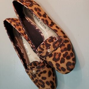 Anne Klein Leopold flats